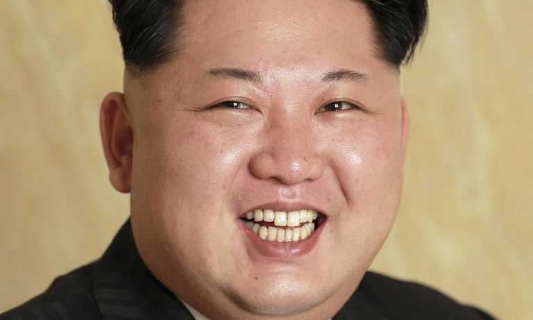 كيم يونج أون زعيم كوريا الشمالية..  بدون 