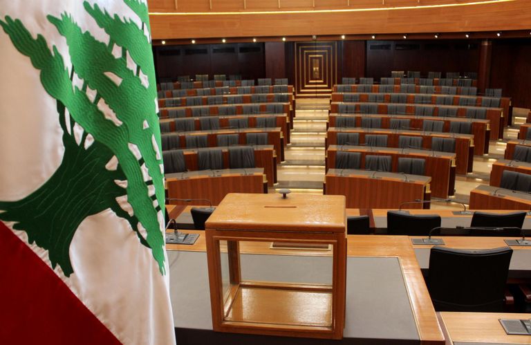 تعطل الحياة النيابية يهدد المشهد السياسي اللبناني