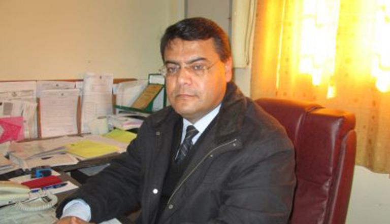 الدكتور خالد ثابت، رئيس قسم الأورام في مجمع الشفاء الطبي بقطاع غزة