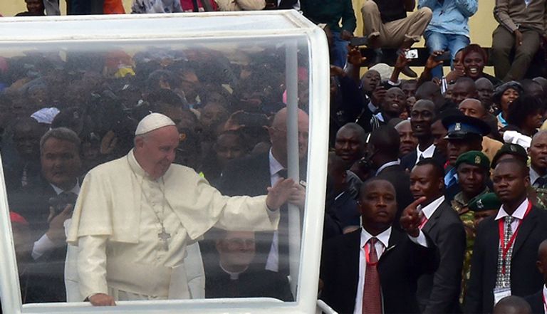  البابا فرنسيس خلال رحلته الإفريقية إلى نيروبي