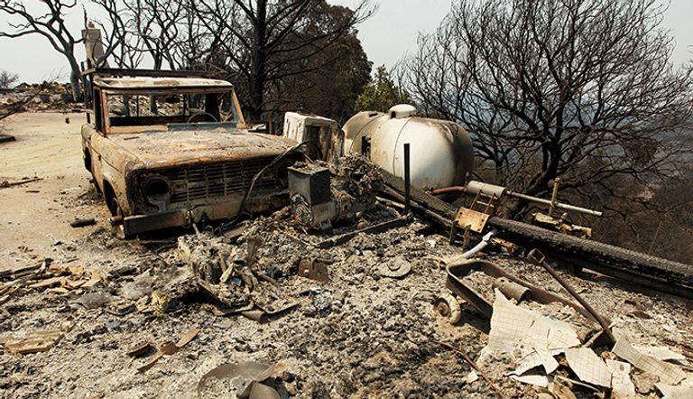 منزل تساوى بالأرض بعد أن التهمته النيران في كاليفورنيا