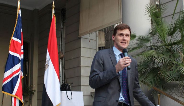 السفير البريطاني في القاهرة جون كاسن 