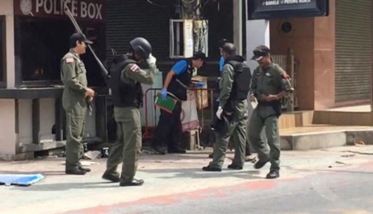 مسؤولون يفحصون موقعا شهد انفجارا في مدينة باتونج الساحلية في تايلاند