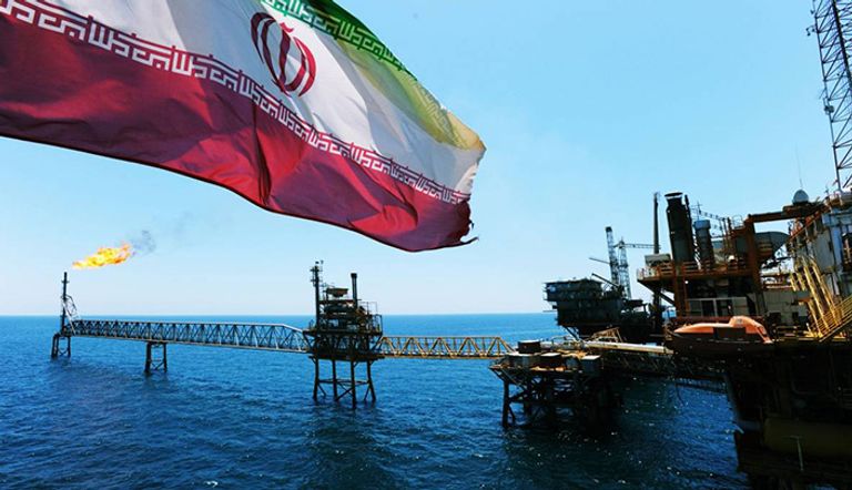 إيران تبدأ تطبيق العقد الجديد لصفقات الغاز والنفط