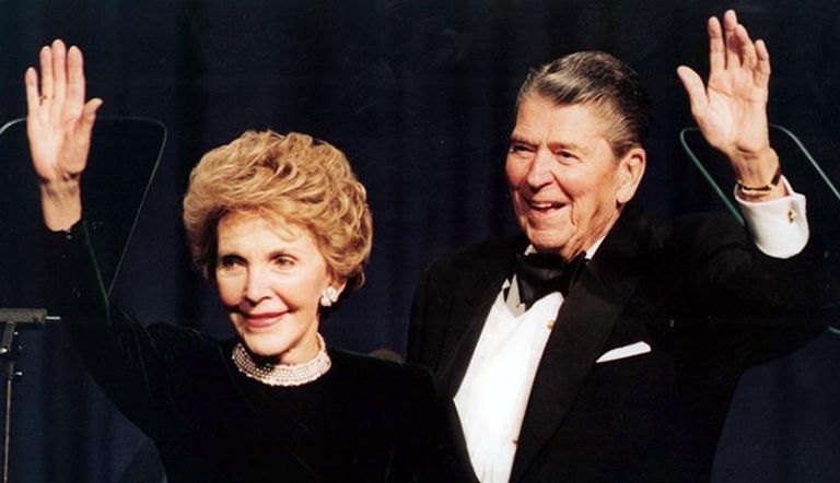 الرئيس الأمريكي السابق رونالد ريجان وزوجته