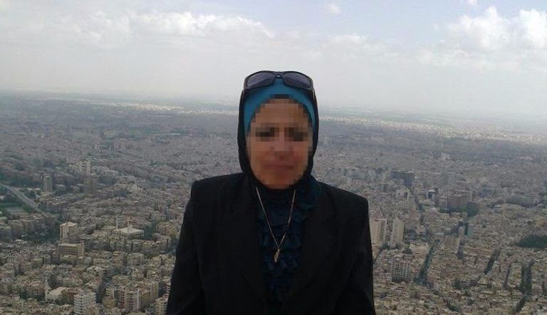 مؤثر بصري على وجه نادية بناء على رغبتها