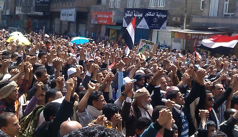 مظاهرات صنعاء تضيق الخناق على الحوثيين
