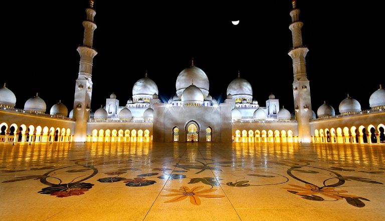 مسجد الشيخ زايد الكبير في أبوظبي