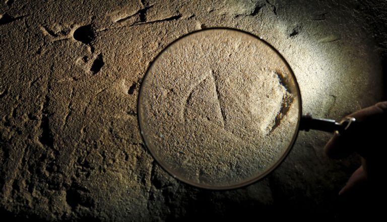 يرجح العلماء أن النقوش على الحجر تبدو أنها نص مقدس قد يكشف لنا أجزاءً من معتقدات الإتروسكانيين