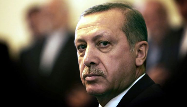 الرئيس التركي رجب طيب أردوغان يقترح سحب الجنسية التركية من أنصار حزب العمال الكردستاني الذي يخوض تمردا منذ عام 1984.