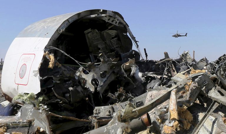التكهنات لاتزال مستمرة حول سبب سقوط الطائرة الروسية في سيناء 