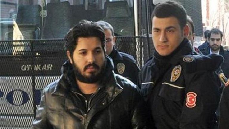 رجل الأعمال رضا ضراب فى قبضة الشرطة التركية - أرشيفية