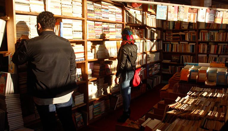 اعتبر أدباء مغاربة وعرب شاركوا في اللقاء أن انتقال عدد منهم إلى كتابة الرواية ليس 