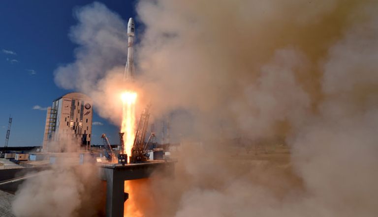 روسيا تطلاق أول صاروخ فضائي