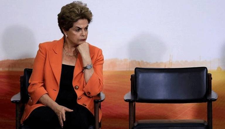 روسيف رئيسة البرازيل التي تم إقصاؤها