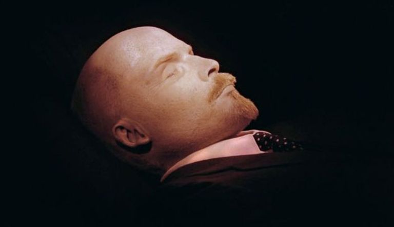 جثمان مؤسس الاتحاد السوفيتي فلاديمير لينين.