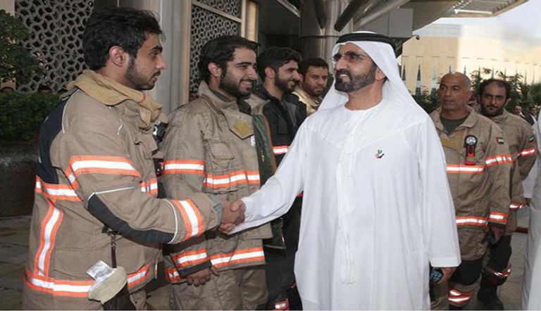 محمد بن راشد يُشيد بالأداء الرفيع لفرق الدفاع المدني في دبي