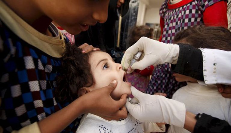  مكافحة شلل الأطفال