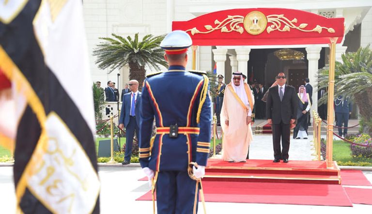 الرئيس عبدالفتاح السيسي خلال استقبال خادم الحرمين الملك سلمان