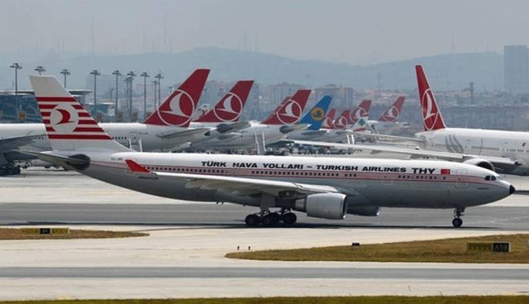 طائرات تابعة للخطوط الجوية التركية في مطار أتاتورك الدولي 