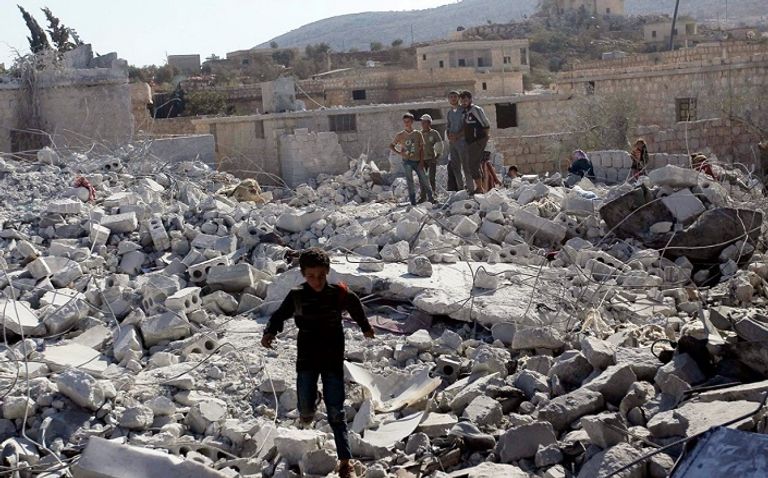 تدمير أحد المنازل في الرقة السورية جراء قصف للتحالف الدولي - أرشيفية