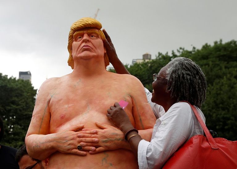 تمثال دونالد ترامب