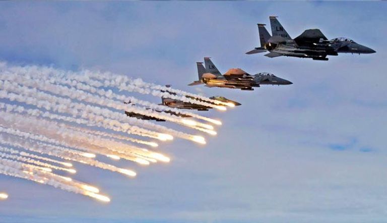 طائرات التحالف العربي تقصف مواقع المتمردين