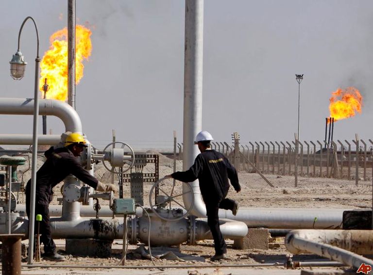 أسعار النفط انخفضت اليوم مواصلة موجة الهبوط الحاد بعد أن استبعدت السعودية خفض الإنتاج