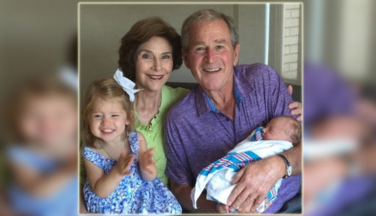 جورج بوش يسترجع شبابه