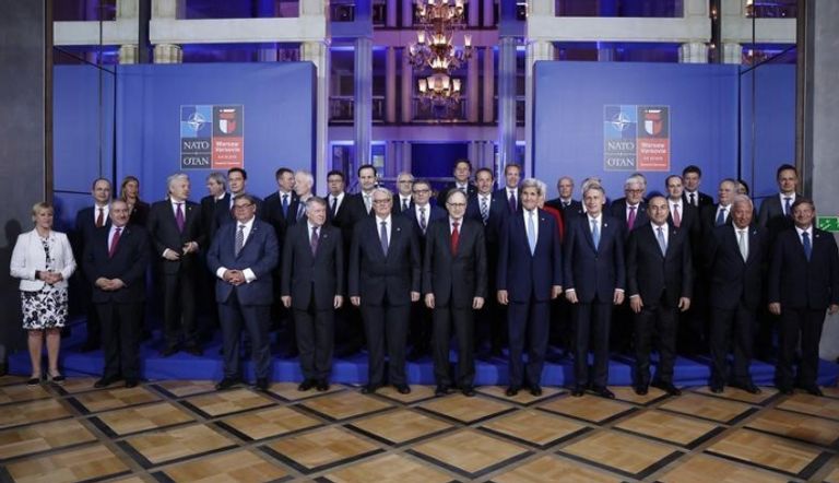 وزراء خارجية دول حلف شمال الأطلسي في صورة جماعية في وارسو