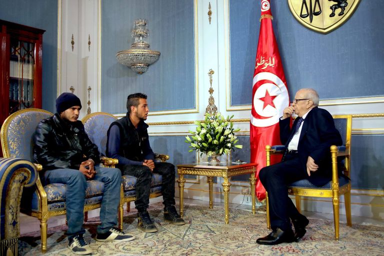 السبسي يستقبل عائلة الشاب التونسي القتيل