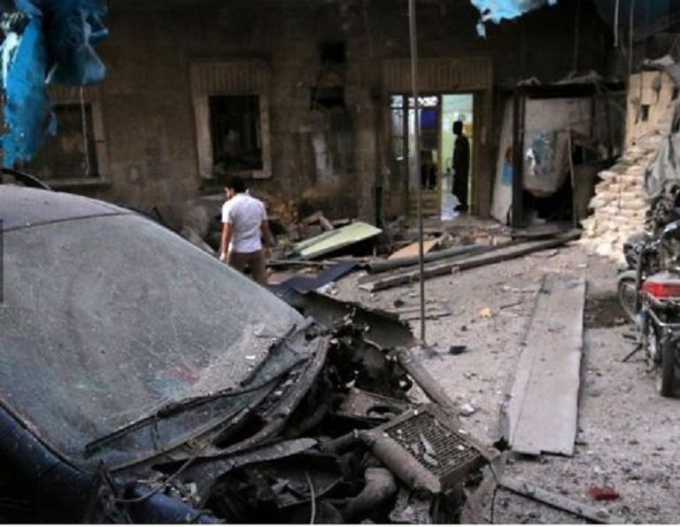 آثار غارة روسية على حلب