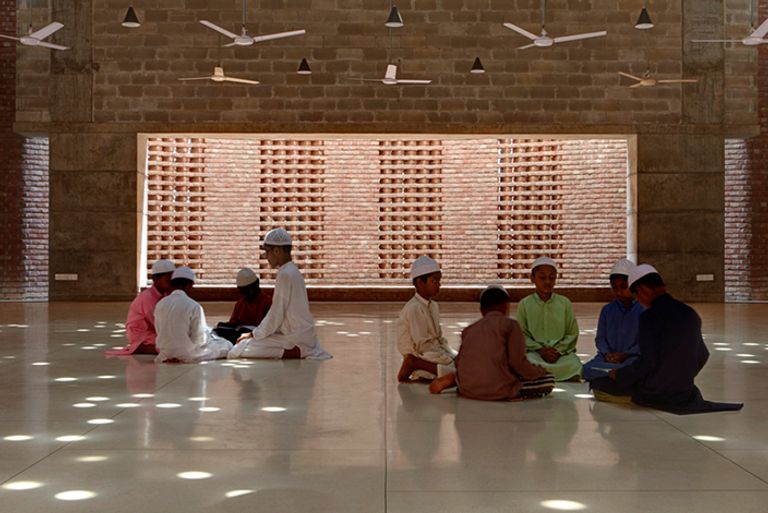 مسجد بيت الرؤوف في بنغلادش