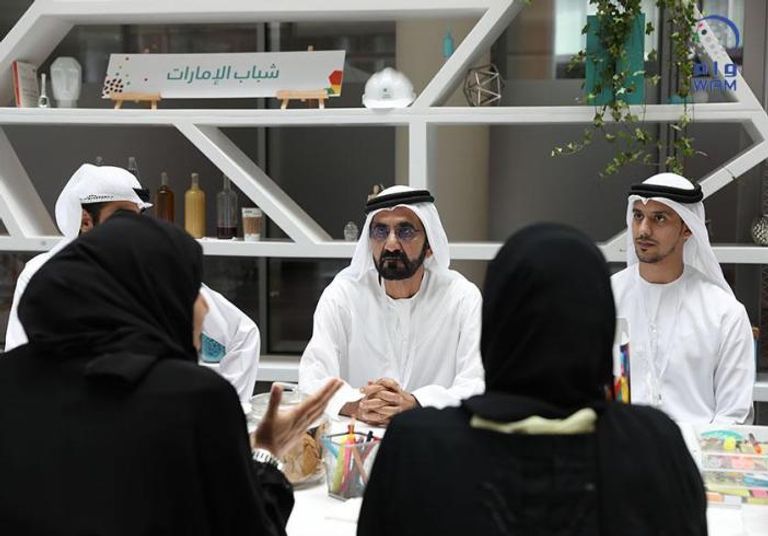 محمد بن راشد يطلق الأجندة الوطنية للشباب أثناء الخلوة الشبابية محمد بن راشد يطلق الأجندة الوطنية للشباب أثناء الخلوة الشبابية