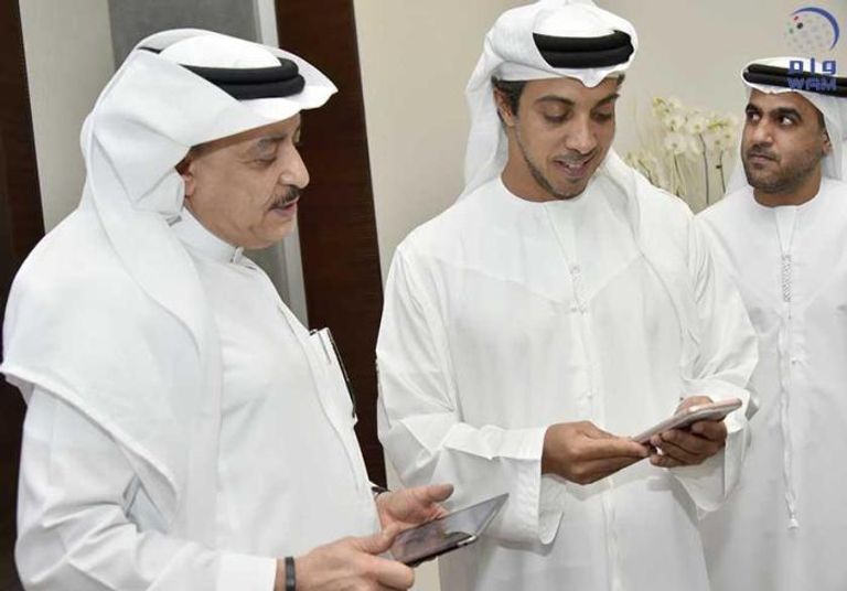 منصور بن زايد يدشن منصة الرؤية الإعلامية