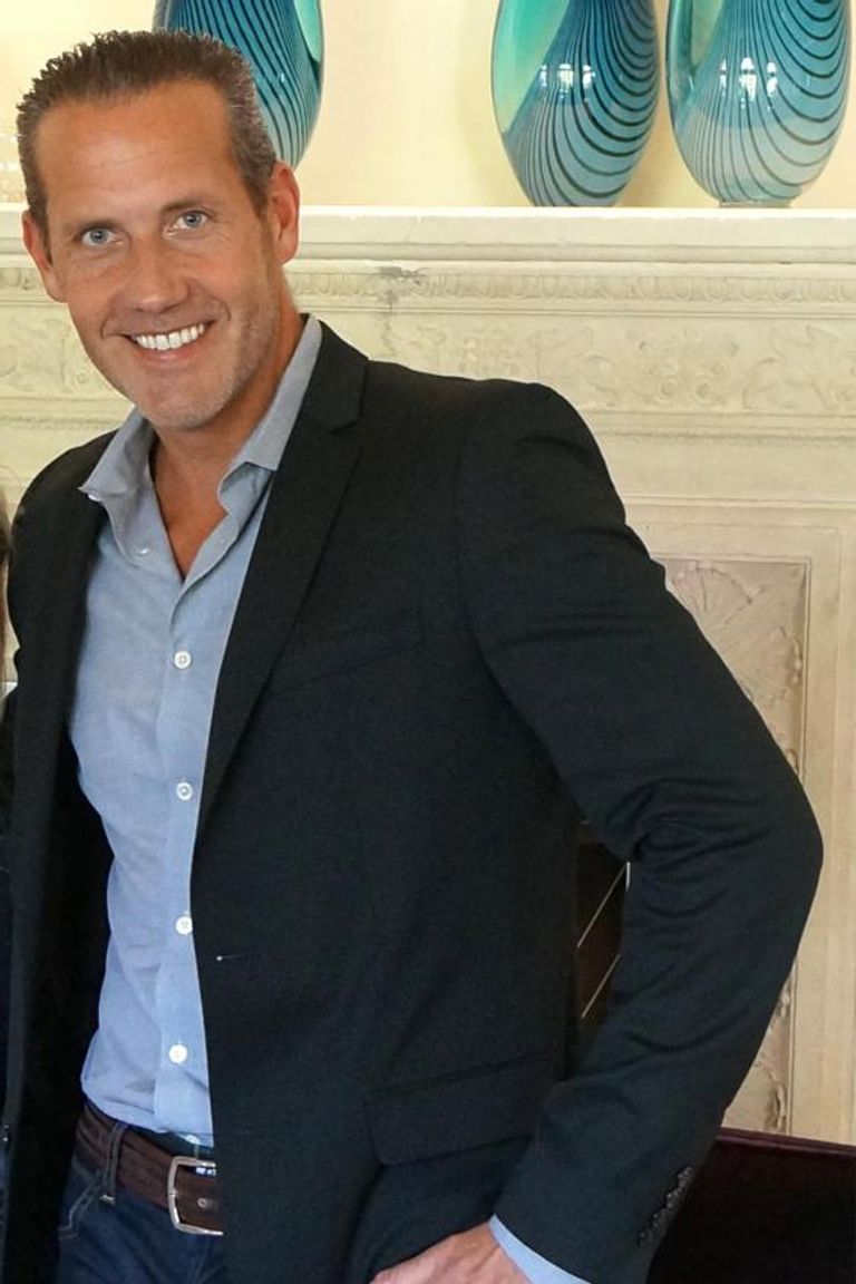 الحانة مخصصة لذوي الجمال فقط