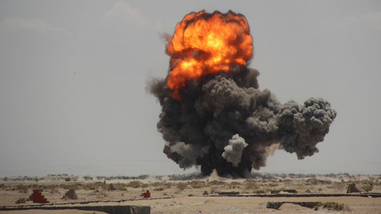 طائرة سعودية تقوم بتمشيط الحدود عقب إفشال محاولة التسلل