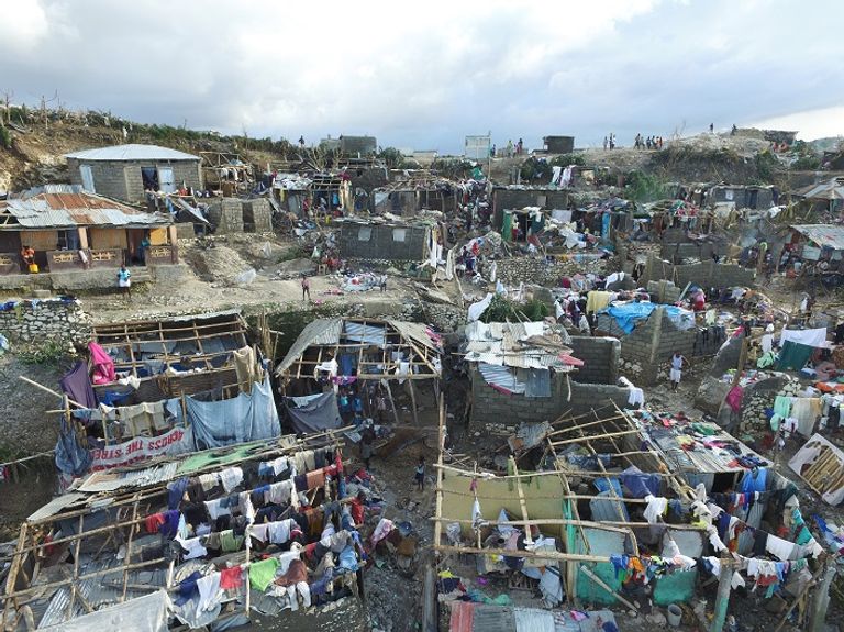 آثار الإعصار ماثيو