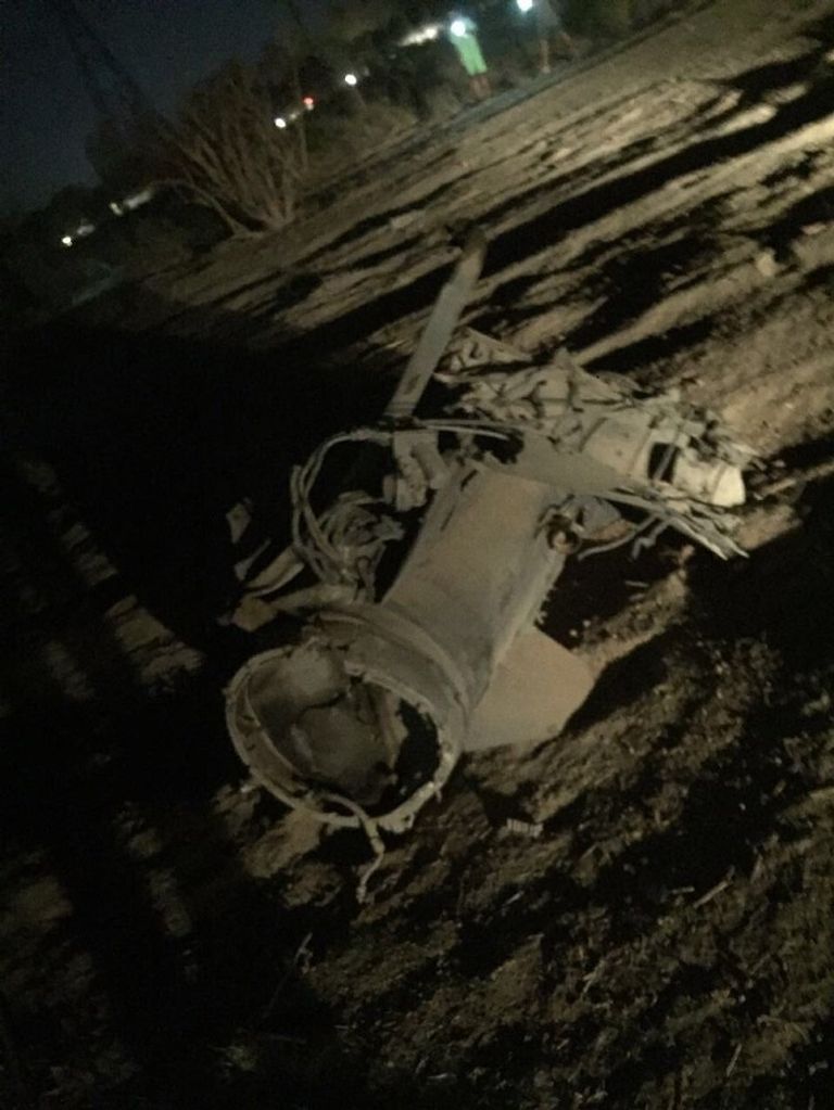 صاروخ باليستي لمليشيات الحوثي بعد اعتراضة من منظومة الدفاع الجوي فى قوات التحالف العربي