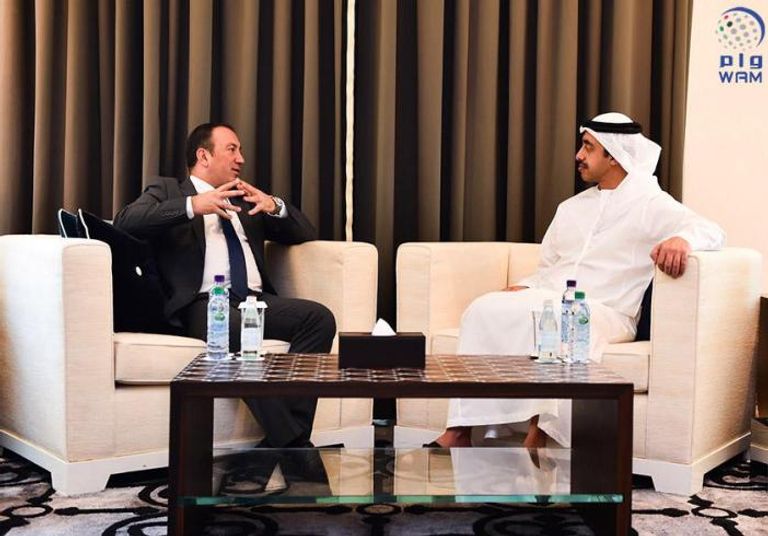 الشيخ عبد الله بن زايد يلتقي نظيره البوسني في أبوظبي