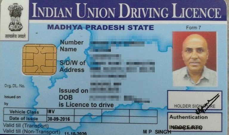 القيادة بلا ذراعين