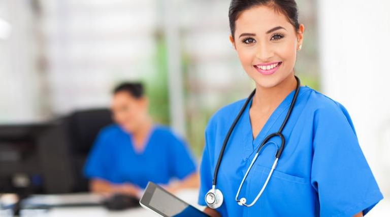 جهاد نايف ممرضة أردنية