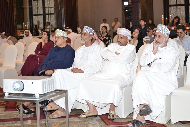 المتحدثون بالندوة