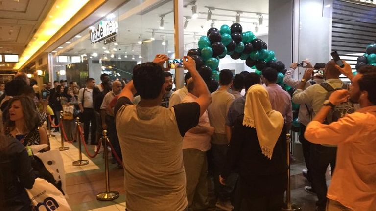 طوابير آيفون 7 الأحدث في مصر 2 طوابير أيفون 7 الأحدث في مصر