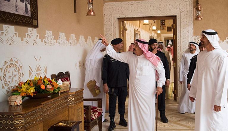 خادم الحرمين يستقبل الشيخ محمد بن زايد ويقيم مأدبة غداء تكريماً له خادم الحرمين خلال استقباله الشيخ محمد بن زايد