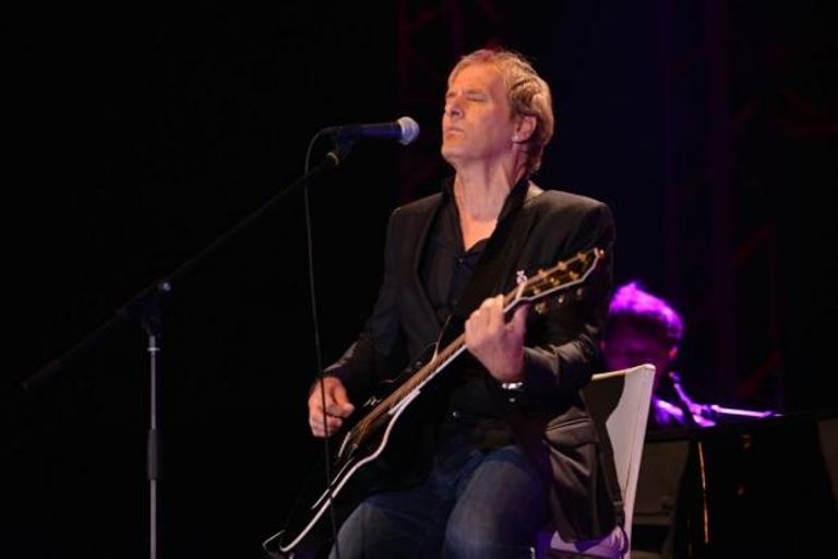 مايكل بولتون أثناء إحياء حفله في القاهرة