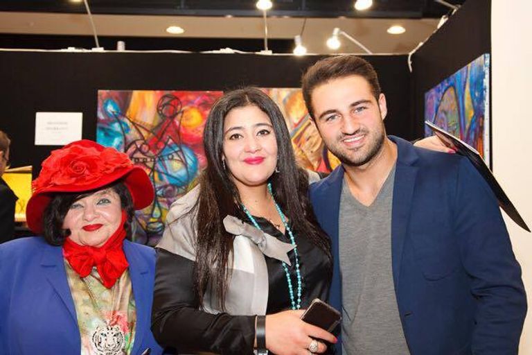 - من مشاركات الحضور لمشاهدة معروضات