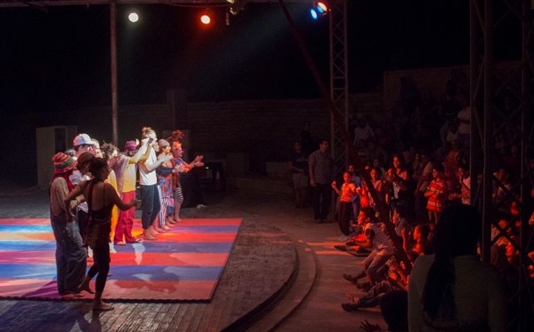 سيركس سيرك الشارع المجاني يحصد بسمات المصريين