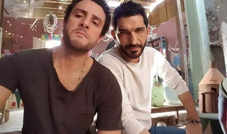 أحمد الفيشاوي مع والدته سمية الألفي