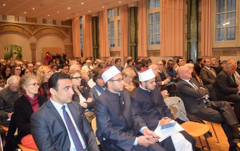 جانب من أنشطة قافلة مجلس حكماء المسلمين بفرنسا